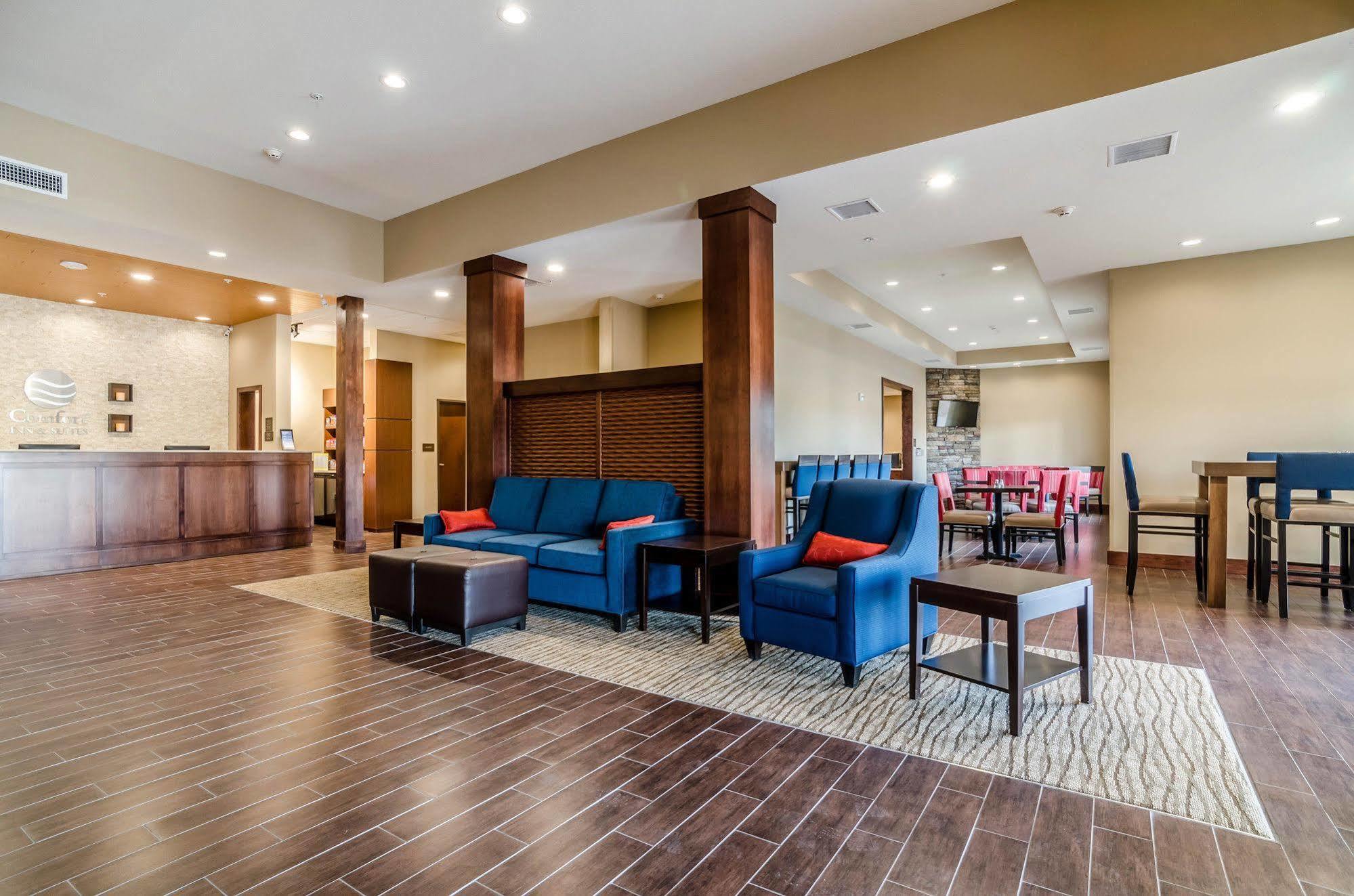 Comfort Inn & Suites Augusta Εξωτερικό φωτογραφία