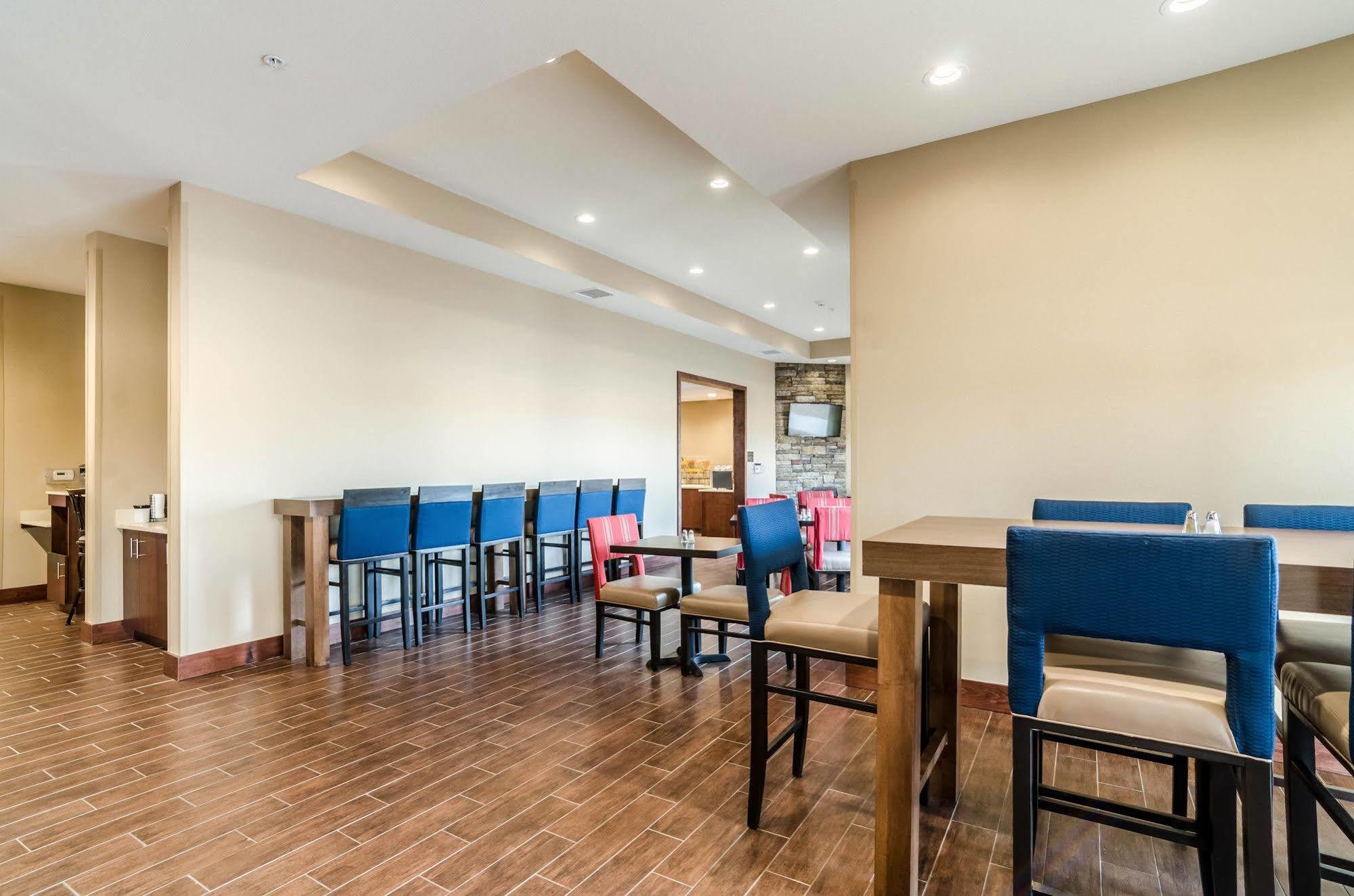 Comfort Inn & Suites Augusta Εξωτερικό φωτογραφία